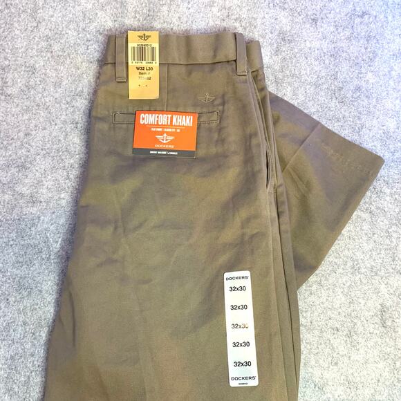 NWT Men’s Dockers 32 x 30 Comfort Khakis Flat Front Classic Fit #725482 - Picture 1 of 7